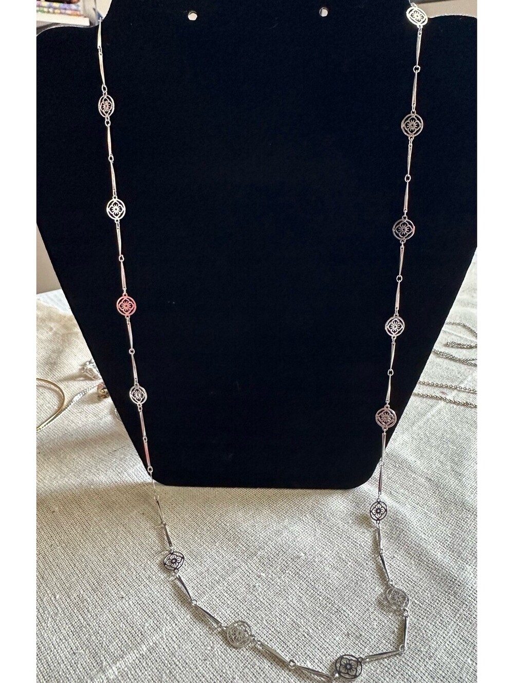 Vintage Silvertone Floral Filigree Necklace
